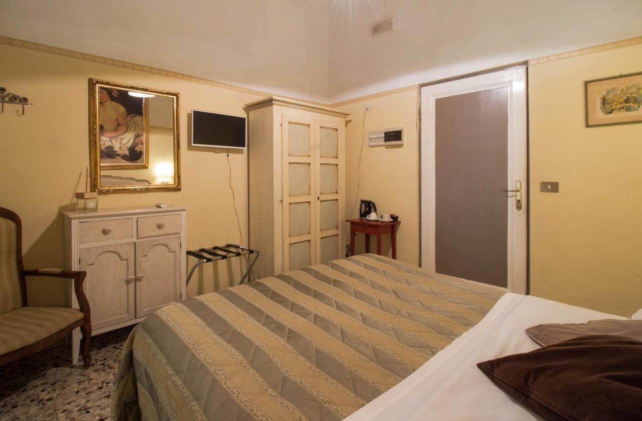 Tourist House Duomo Hotel Florence Buitenkant foto